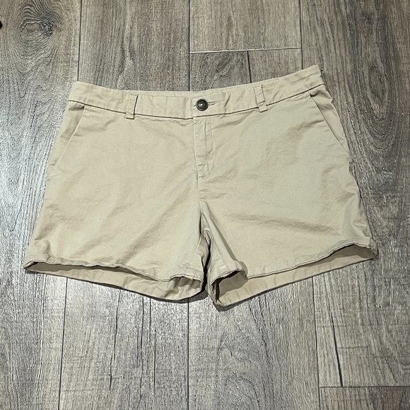 GAP "Khakis by GAP" Shorts Womens Classic Beige Size 12 (SKU: 12W) - Picture 1 of 7